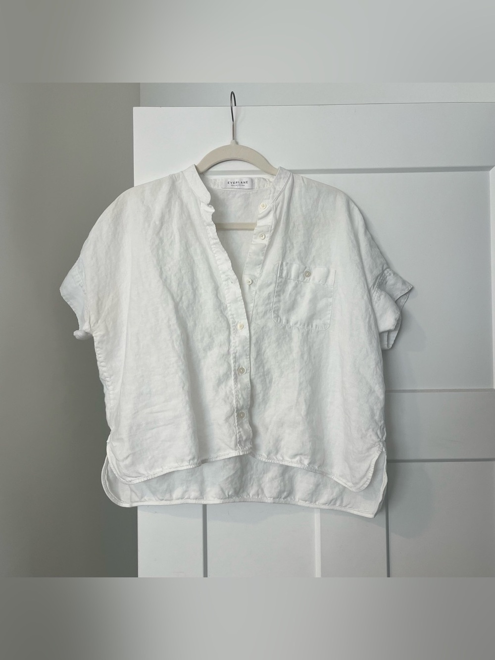 Everlane Short-Sleeve Linen Button-Down